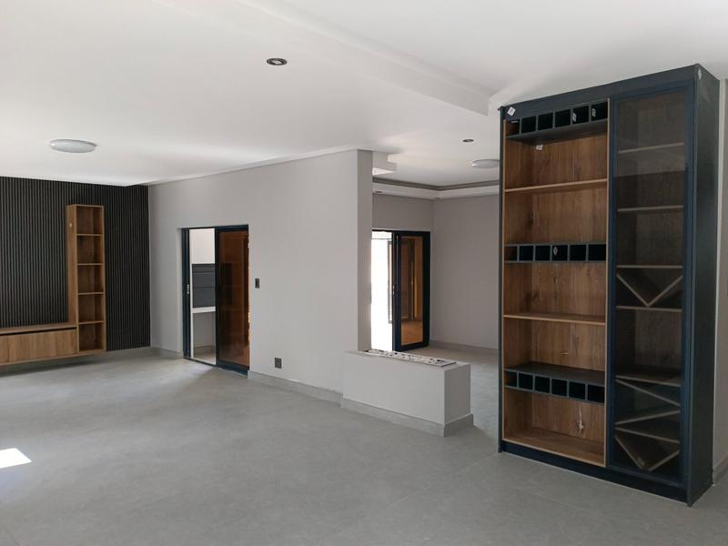6 Bedroom Property for Sale in Six Fountains Estate Gauteng