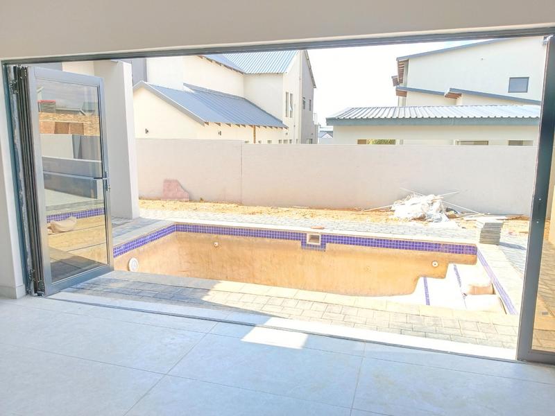 6 Bedroom Property for Sale in Six Fountains Estate Gauteng