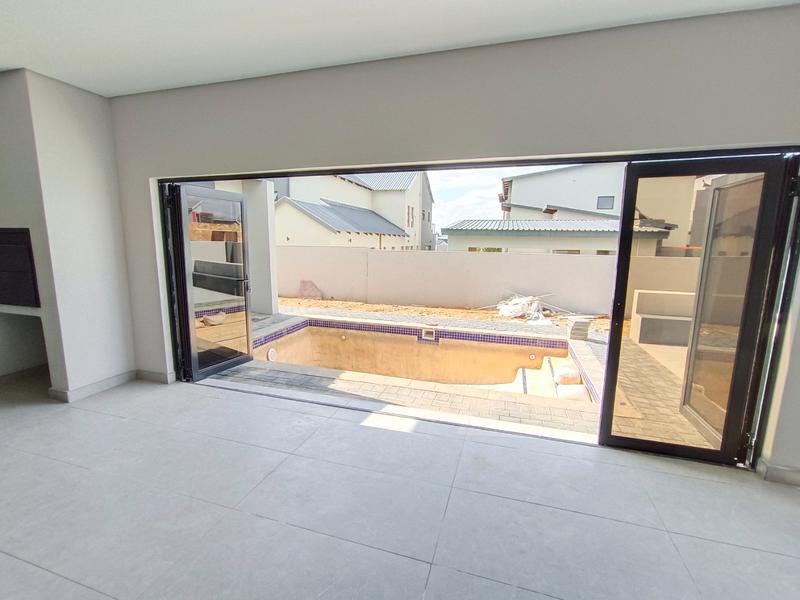 6 Bedroom Property for Sale in Six Fountains Estate Gauteng