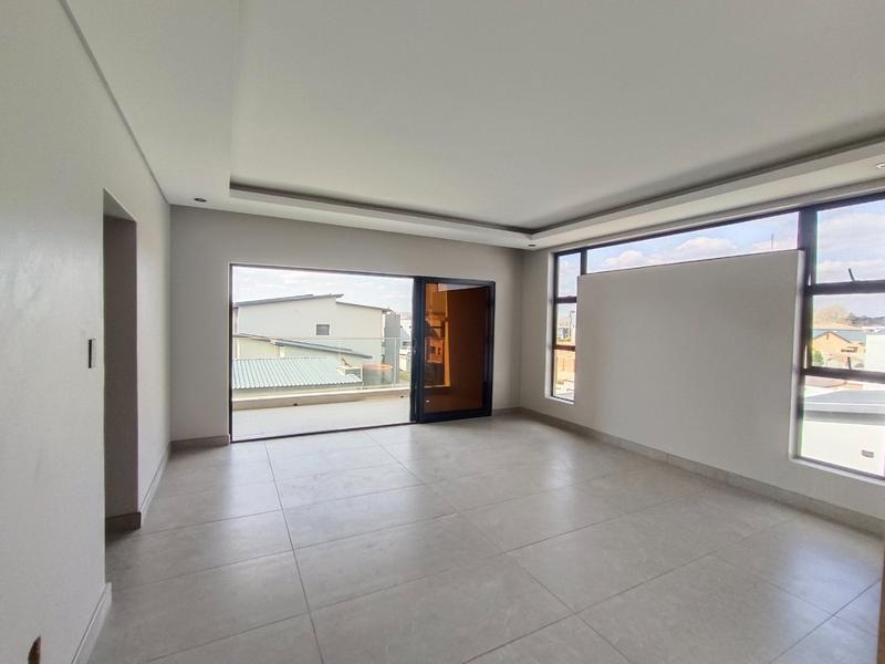 6 Bedroom Property for Sale in Six Fountains Estate Gauteng