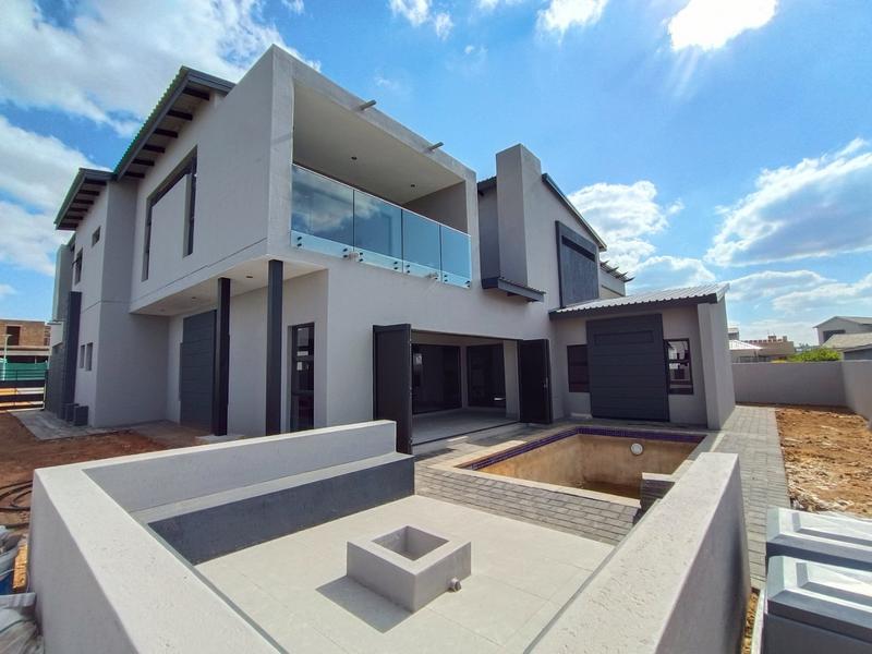 6 Bedroom Property for Sale in Six Fountains Estate Gauteng