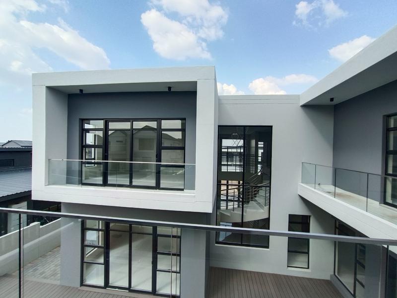 6 Bedroom Property for Sale in Six Fountains Residential Estate Gauteng