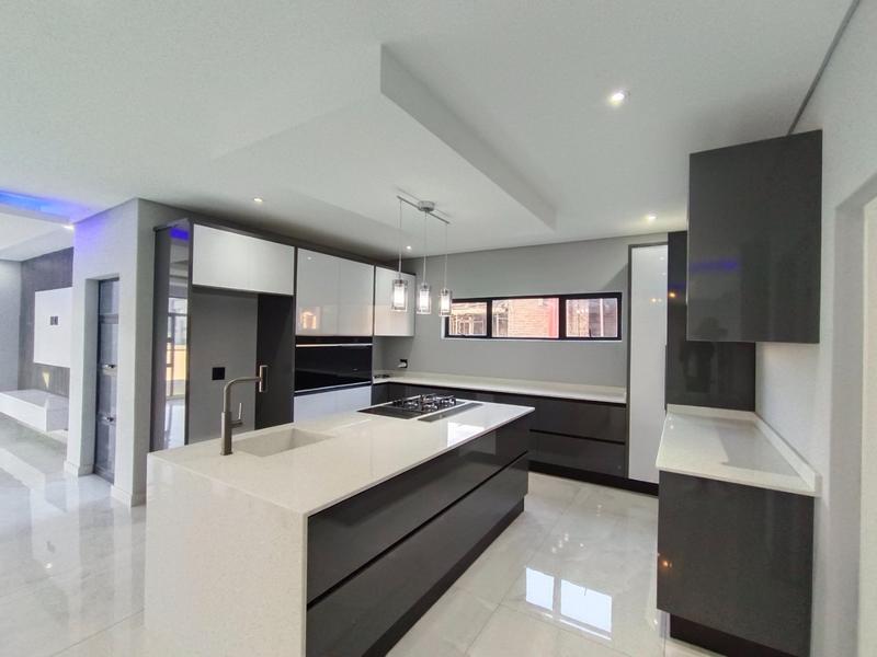 5 Bedroom Property for Sale in Six Fountains Residential Estate Gauteng