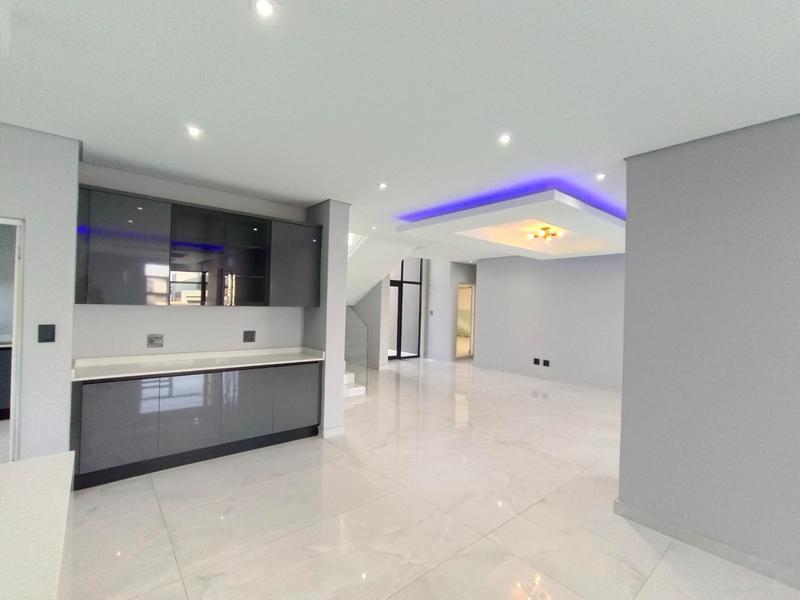 5 Bedroom Property for Sale in Six Fountains Residential Estate Gauteng