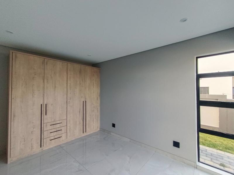 5 Bedroom Property for Sale in Six Fountains Residential Estate Gauteng