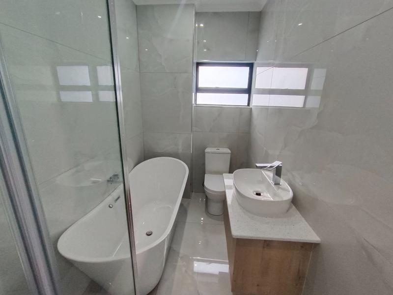 5 Bedroom Property for Sale in Six Fountains Residential Estate Gauteng