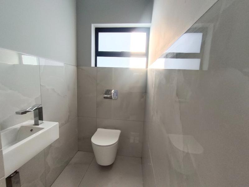 5 Bedroom Property for Sale in Six Fountains Residential Estate Gauteng