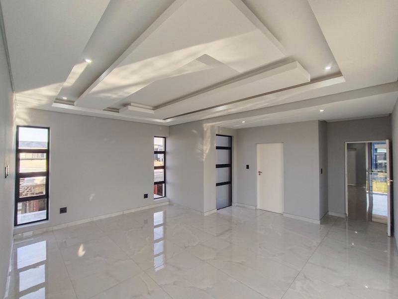 5 Bedroom Property for Sale in Six Fountains Residential Estate Gauteng