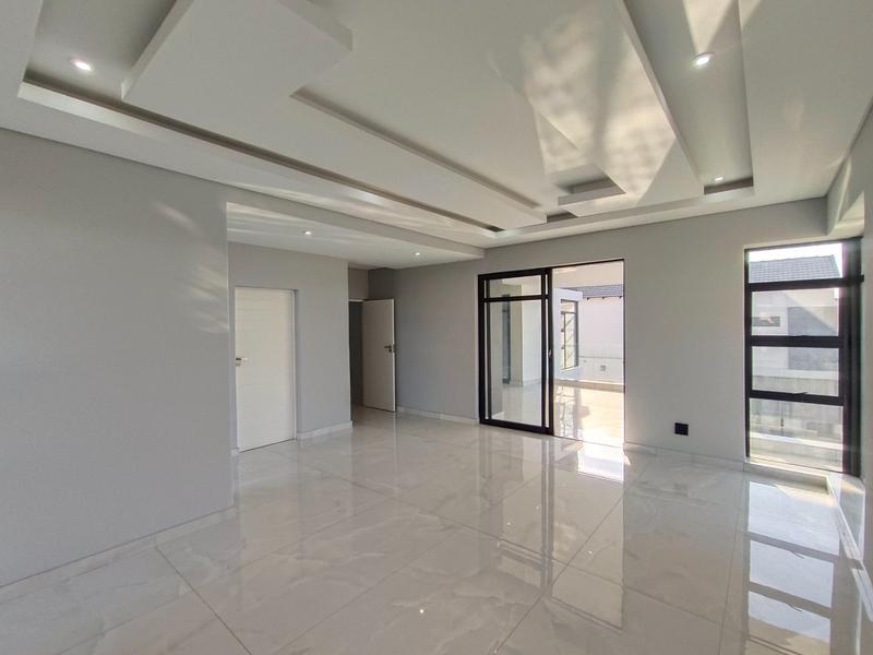 5 Bedroom Property for Sale in Six Fountains Residential Estate Gauteng