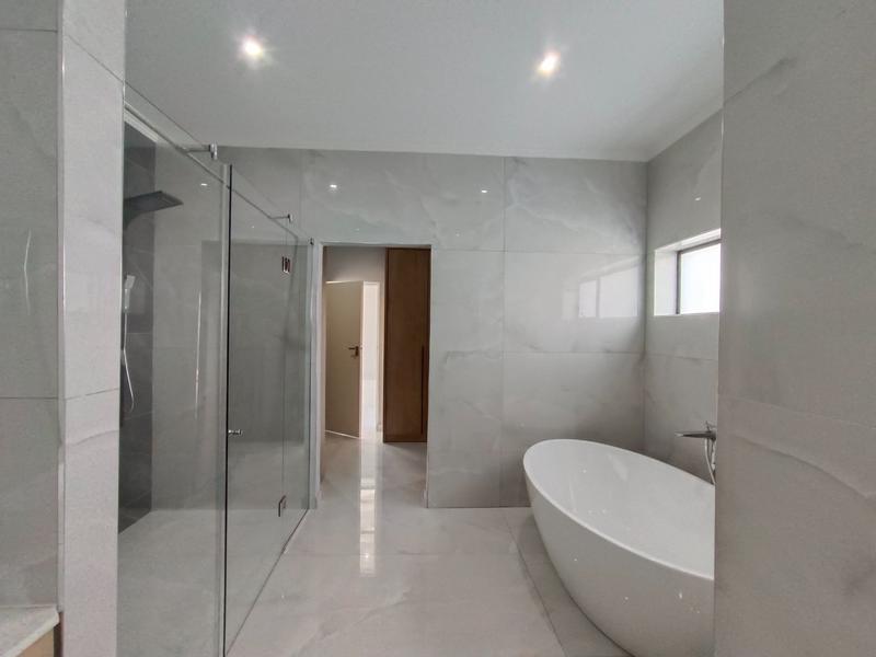 5 Bedroom Property for Sale in Six Fountains Residential Estate Gauteng
