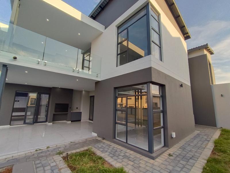 5 Bedroom Property for Sale in Six Fountains Residential Estate Gauteng