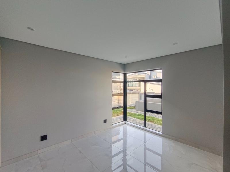 5 Bedroom Property for Sale in Six Fountains Residential Estate Gauteng