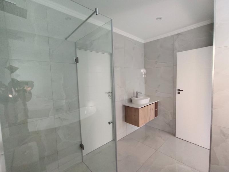 5 Bedroom Property for Sale in Six Fountains Residential Estate Gauteng