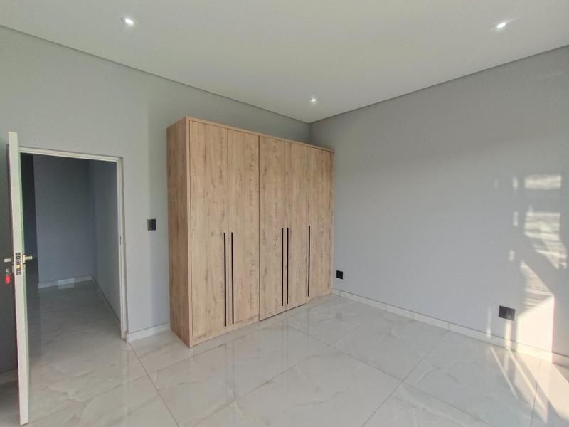 5 Bedroom Property for Sale in Six Fountains Residential Estate Gauteng