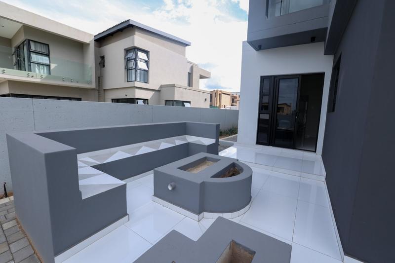 6 Bedroom Property for Sale in Six Fountains Residential Estate Gauteng