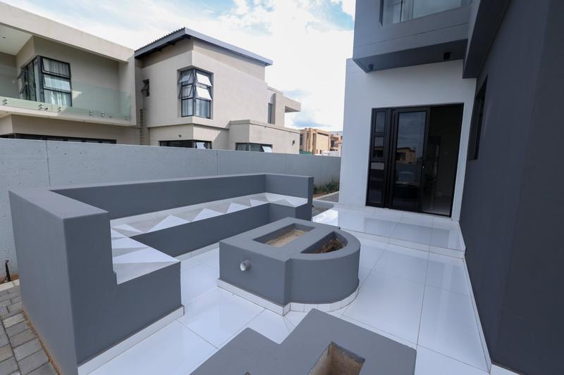 6 Bedroom Property for Sale in Six Fountains Residential Estate Gauteng
