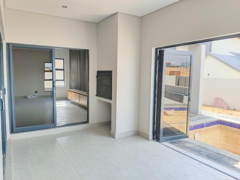 6 Bedroom Property for Sale in Six Fountains Residential Estate Gauteng