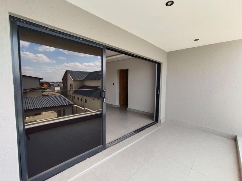 6 Bedroom Property for Sale in Six Fountains Residential Estate Gauteng
