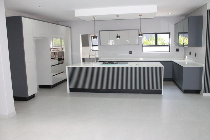 5 Bedroom Property for Sale in Six Fountains Residential Estate Gauteng
