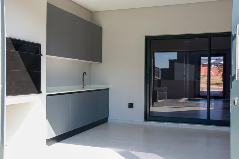 5 Bedroom Property for Sale in Six Fountains Residential Estate Gauteng