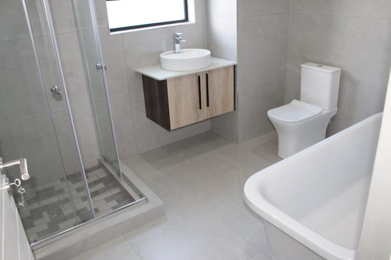 5 Bedroom Property for Sale in Six Fountains Residential Estate Gauteng