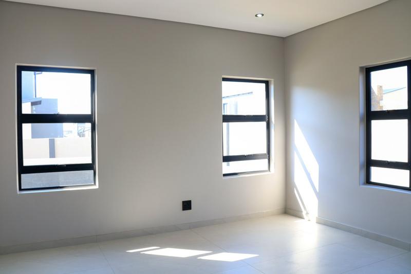 5 Bedroom Property for Sale in Six Fountains Residential Estate Gauteng
