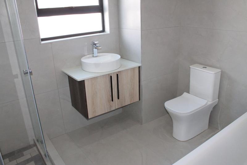 5 Bedroom Property for Sale in Six Fountains Residential Estate Gauteng
