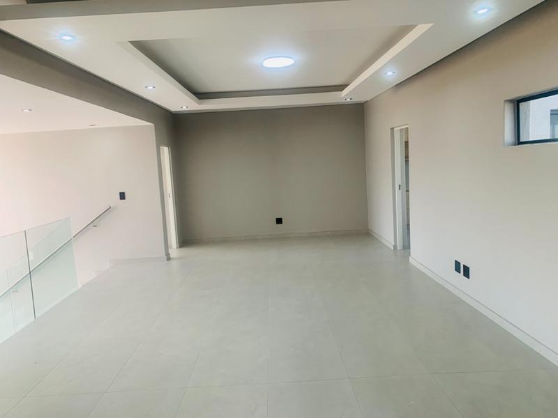 5 Bedroom Property for Sale in Six Fountains Residential Estate Gauteng