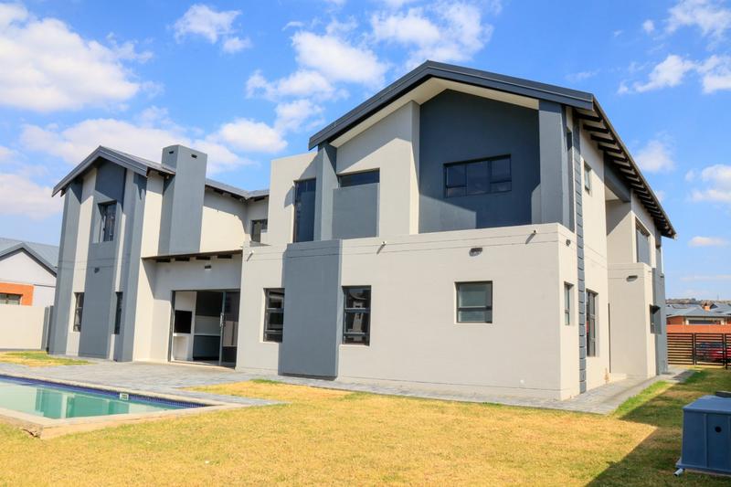 5 Bedroom Property for Sale in Six Fountains Residential Estate Gauteng