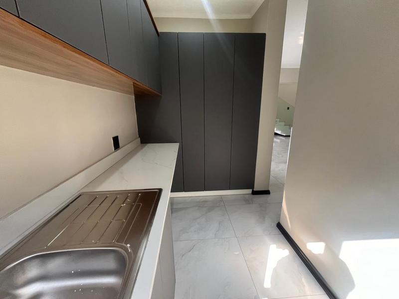 5 Bedroom Property for Sale in Six Fountains Residential Estate Gauteng