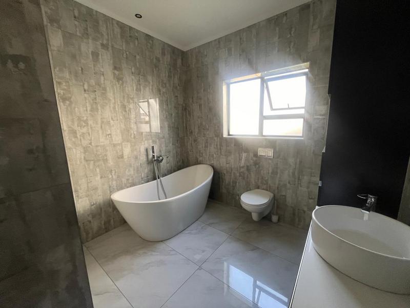5 Bedroom Property for Sale in Six Fountains Residential Estate Gauteng