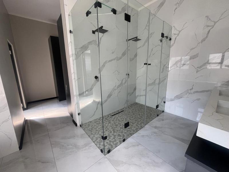 5 Bedroom Property for Sale in Six Fountains Residential Estate Gauteng