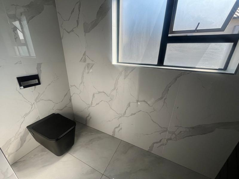 5 Bedroom Property for Sale in Six Fountains Residential Estate Gauteng