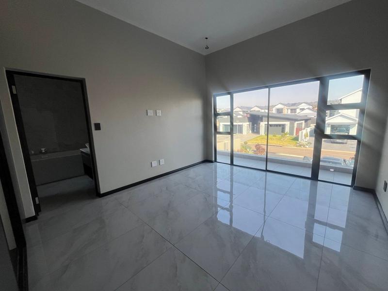 5 Bedroom Property for Sale in Six Fountains Residential Estate Gauteng