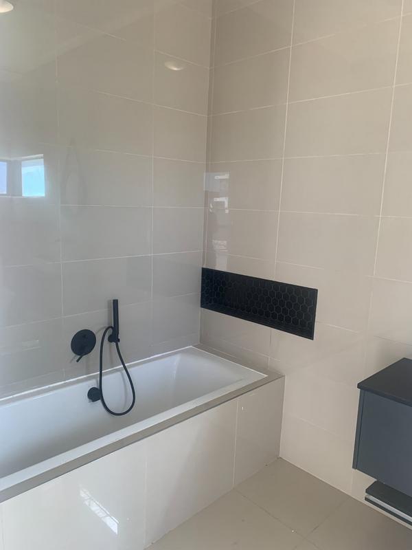 5 Bedroom Property for Sale in Six Fountains Residential Estate Gauteng