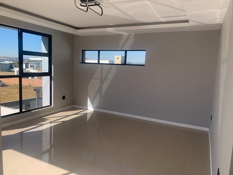 5 Bedroom Property for Sale in Six Fountains Residential Estate Gauteng
