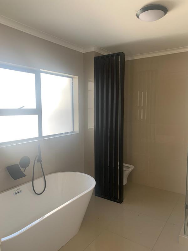 5 Bedroom Property for Sale in Six Fountains Residential Estate Gauteng