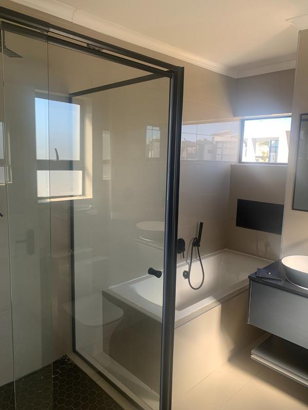 5 Bedroom Property for Sale in Six Fountains Residential Estate Gauteng
