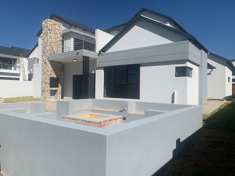 5 Bedroom Property for Sale in Six Fountains Residential Estate Gauteng