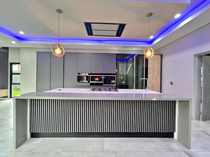 5 Bedroom Property for Sale in Six Fountains Residential Estate Gauteng