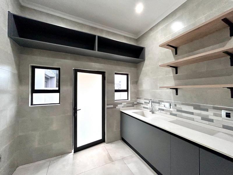 5 Bedroom Property for Sale in Six Fountains Residential Estate Gauteng