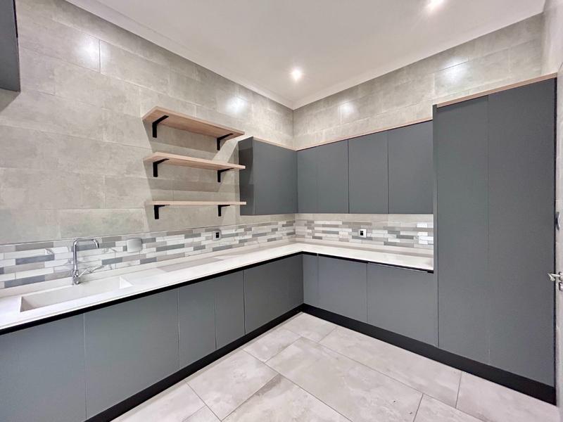 5 Bedroom Property for Sale in Six Fountains Residential Estate Gauteng