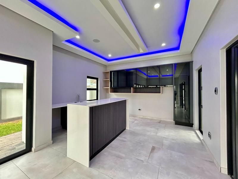 5 Bedroom Property for Sale in Six Fountains Residential Estate Gauteng