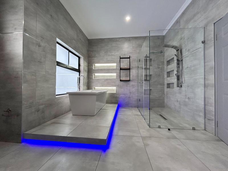 5 Bedroom Property for Sale in Six Fountains Residential Estate Gauteng
