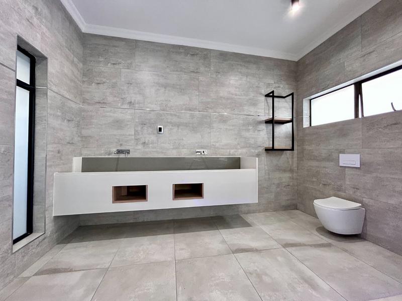 5 Bedroom Property for Sale in Six Fountains Residential Estate Gauteng