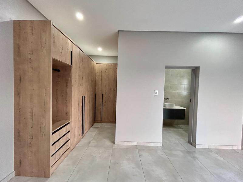 5 Bedroom Property for Sale in Six Fountains Residential Estate Gauteng
