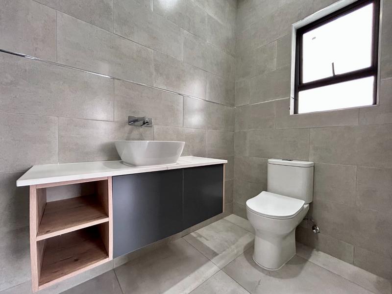5 Bedroom Property for Sale in Six Fountains Residential Estate Gauteng
