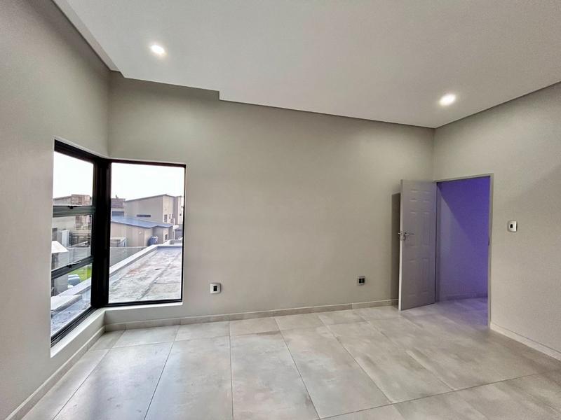 5 Bedroom Property for Sale in Six Fountains Residential Estate Gauteng