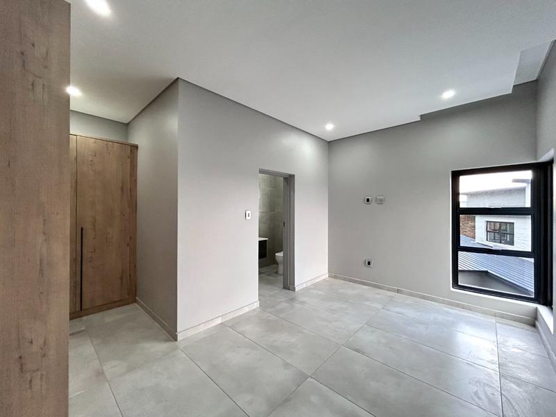 5 Bedroom Property for Sale in Six Fountains Residential Estate Gauteng