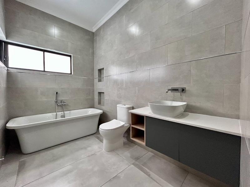 5 Bedroom Property for Sale in Six Fountains Residential Estate Gauteng